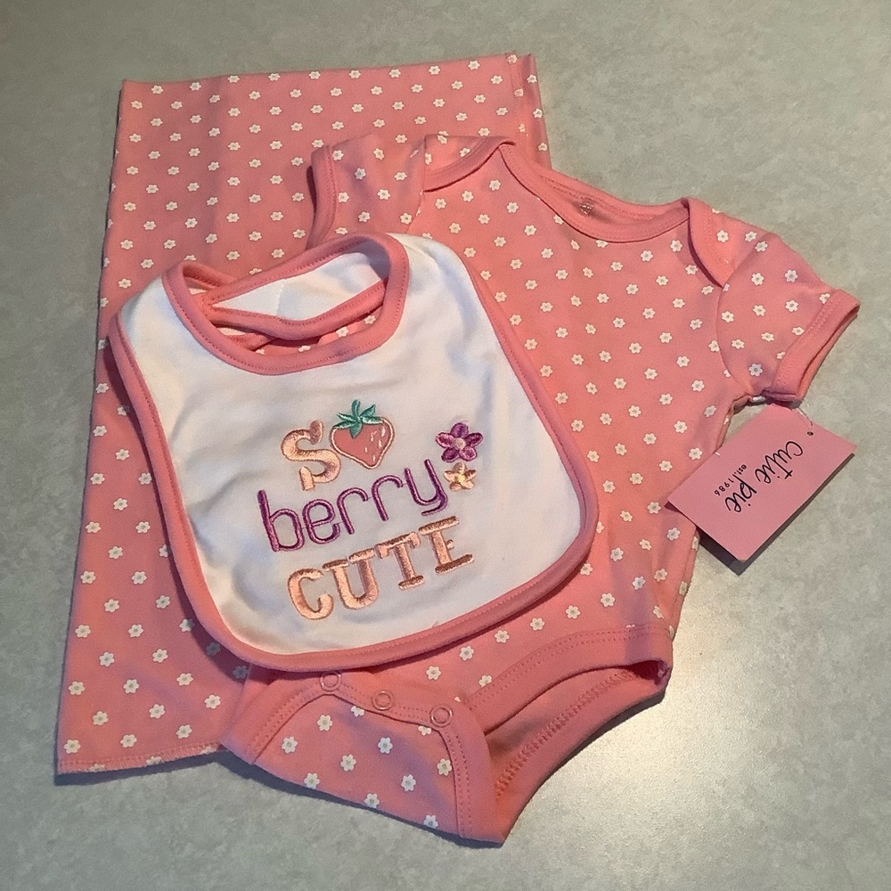 Cutie Pie 3pc set. Size 0-3M  NWT